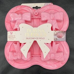 ** NEW **. BOWS & BUBBLES SILICONE PINK ICE MOLD